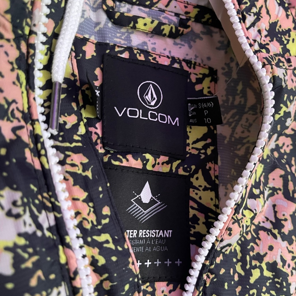 Volcom Pull Over Rain/Wind Jacket - Picture 8 of 11